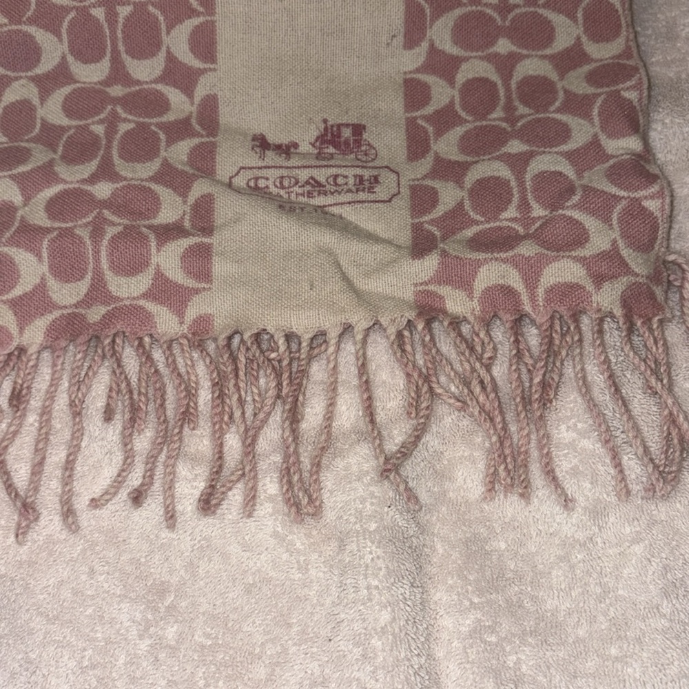 Coach Scarf - Picture 10 of 10